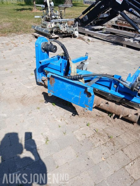 2014 MultiOne / Avant Power rake - ملحق - آلات الإنشاء: صورة 2 2014 MultiOne / Avant Power rake - ملحق - آلات الإنشاء: صورة 2