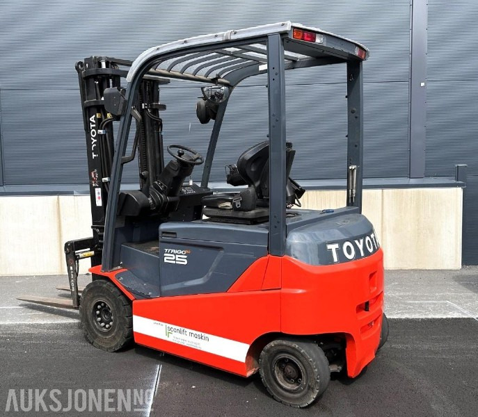 2014 Toyota 8FBMKT25 – 2,5T elektrisk gaffeltruck - معدات المناولة: صورة 3 2014 Toyota 8FBMKT25 – 2,5T elektrisk gaffeltruck - معدات المناولة: صورة 3