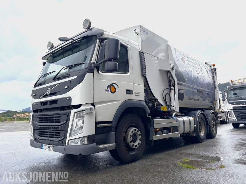 2014 Volvo FM420 EURO 6 sidelaster / komprimatorbil / renovasjonsbil - leveres med ny EU godkjenning - شاحنة قمامة: صورة 1 2014 Volvo FM420 EURO 6 sidelaster / komprimatorbil / renovasjonsbil - leveres med ny EU godkjenning - شاحنة قمامة: صورة 1