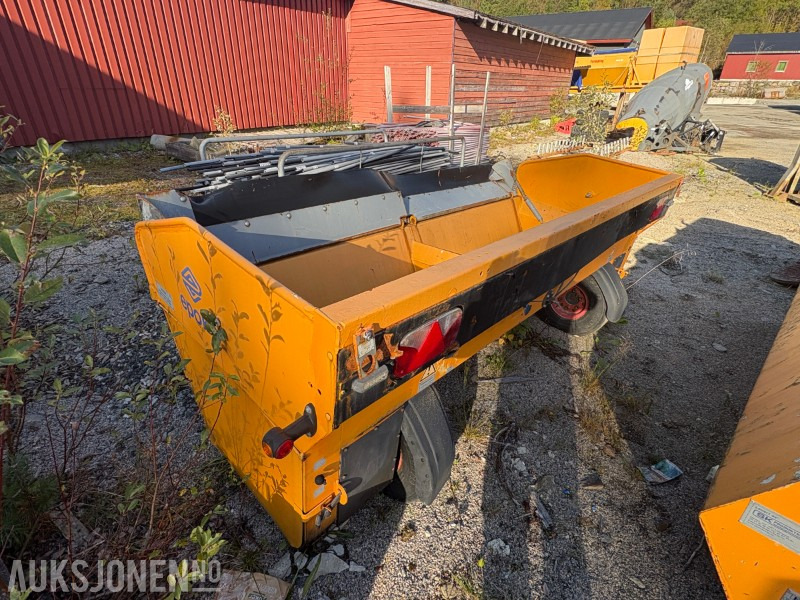 2015 Epoke TKB12-280 Sand- og saltspreder - ملحق - آلات الإنشاء: صورة 3 2015 Epoke TKB12-280 Sand- og saltspreder - ملحق - آلات الإنشاء: صورة 3