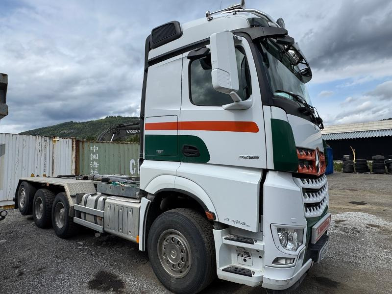 2015 Mercedes-Benz ACTROS - شاحنة برافعة خطافية: صورة 4 2015 Mercedes-Benz ACTROS - شاحنة برافعة خطافية: صورة 4
