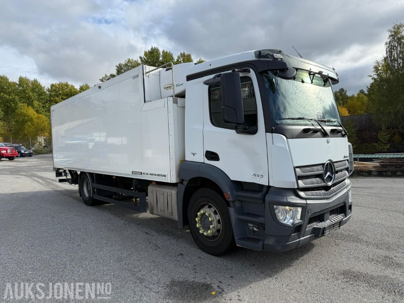 2015 Mercedes-Benz ANTOS 1830 skapbil, baklem, kjøling, fjernkontroll, ryggekamera, 360, lav KM - شاحنة صندوقية: صورة 3 2015 Mercedes-Benz ANTOS 1830 skapbil, baklem, kjøling, fjernkontroll, ryggekamera, 360, lav KM - شاحنة صندوقية: صورة 3
