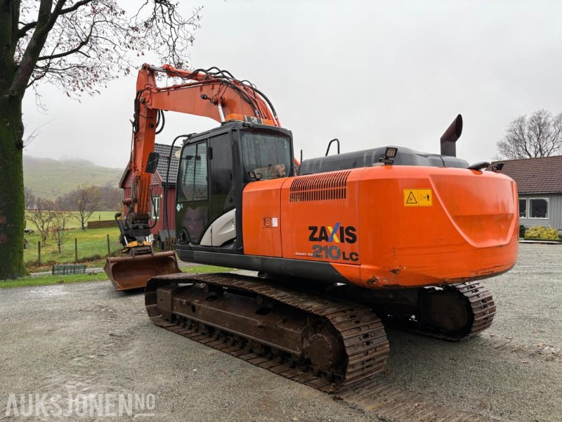 2016 Hitachi ZX210LC-5B med Engcon tiltrotator, planeringsskuffe og Gjerstad graveskuff - حفّار: صورة 5 2016 Hitachi ZX210LC-5B med Engcon tiltrotator, planeringsskuffe og Gjerstad graveskuff - حفّار: صورة 5