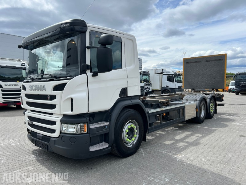 2016 Scania P410 containerbil, lav km, EU, 411 hk, baklem, automat - ناقلة حاويات/ شاحنة حاويات: صورة 1 2016 Scania P410 containerbil, lav km, EU, 411 hk, baklem, automat - ناقلة حاويات/ شاحنة حاويات: صورة 1