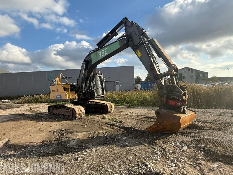 2016 VOLVO EC250EL FULLT UTRUSTET RIVNINGSMASKIN - ROTOTILT - SENTRALSMØRING - 6029 TIMER. - حفّار: صورة 2 2016 VOLVO EC250EL FULLT UTRUSTET RIVNINGSMASKIN - ROTOTILT - SENTRALSMØRING - 6029 TIMER. - حفّار: صورة 2
