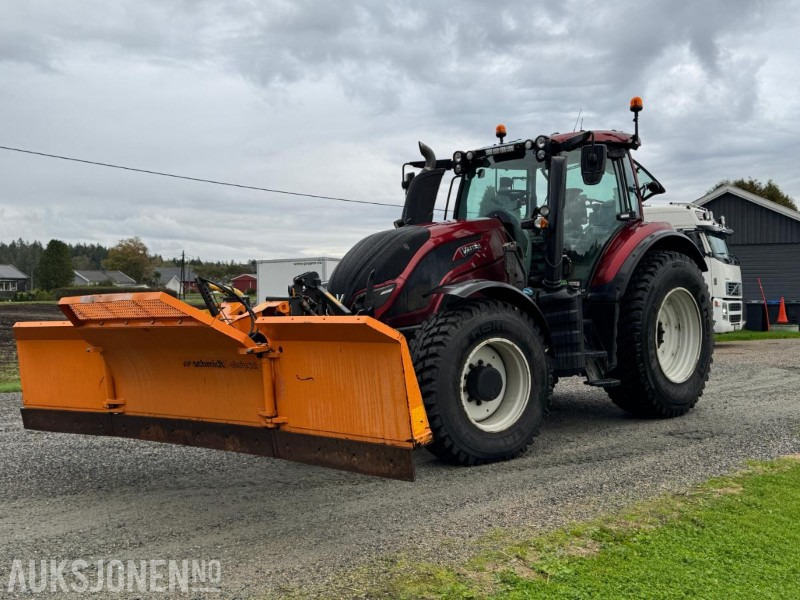 2016 Valtra T174E med Schmidt Tellefsdal U-LS 43.6 plog (2022), Valtra 76 frontlaster og betong lodd - جرار: صورة 1 2016 Valtra T174E med Schmidt Tellefsdal U-LS 43.6 plog (2022), Valtra 76 frontlaster og betong lodd - جرار: صورة 1