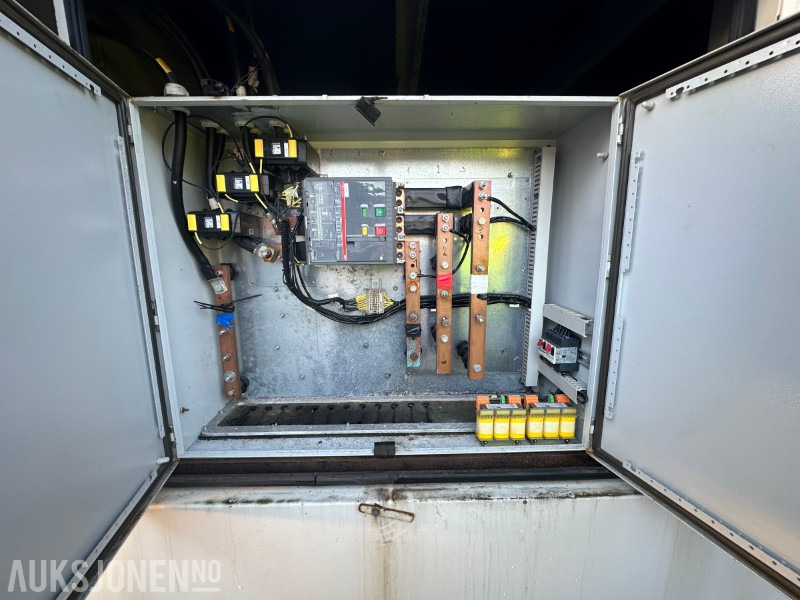 2017 DIESELAGGREGAT I CANOPY 555Kva -400Volt -50 Hz Kun gått 937 timer - معدات الانشاءات: صورة 2 2017 DIESELAGGREGAT I CANOPY 555Kva -400Volt -50 Hz Kun gått 937 timer - معدات الانشاءات: صورة 2