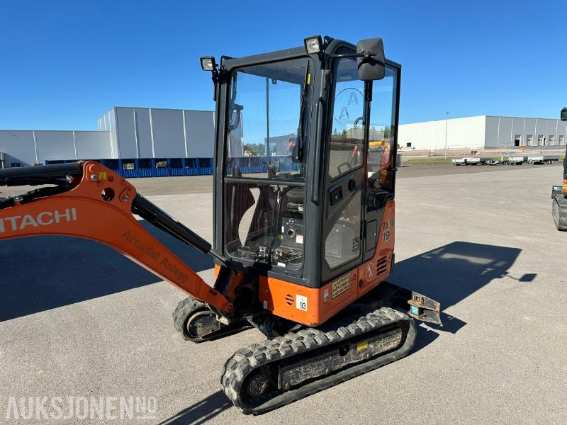 2017 Hitachi ZX19-5A CR minigraver / 3 skuffer / CE merket / 1.725 timer - حفار صغير: صورة 2 2017 Hitachi ZX19-5A CR minigraver / 3 skuffer / CE merket / 1.725 timer - حفار صغير: صورة 2