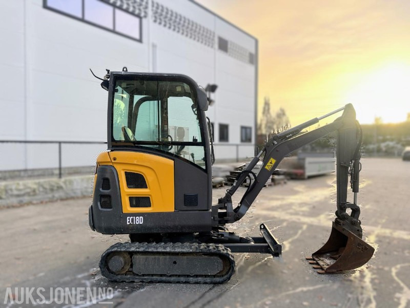 2017 VOLVO EC18D MINIGRAVER 1790 KG SMP GRAVESKUFFE 2358 TIMER - حفار صغير: صورة 3 2017 VOLVO EC18D MINIGRAVER 1790 KG SMP GRAVESKUFFE 2358 TIMER - حفار صغير: صورة 3