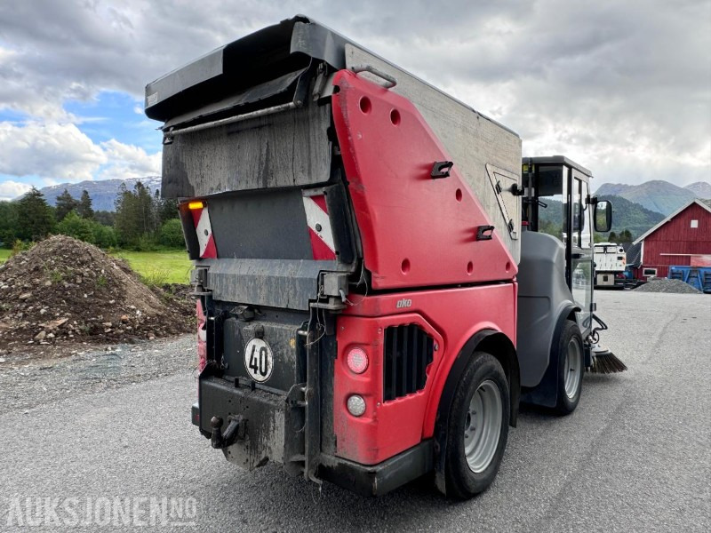 2018 Hako Citymaster 1600 - Vei, gate og gulv feiemaskin - Redskapsbærer med kosteaggregat for gang/vei og børsteaggregat for gulv - سيارة خدمات/ سيارة خاصة: صورة 4 2018 Hako Citymaster 1600 - Vei, gate og gulv feiemaskin - Redskapsbærer med kosteaggregat for gang/vei og børsteaggregat for gulv - سيارة خدمات/ سيارة خاصة: صورة 4
