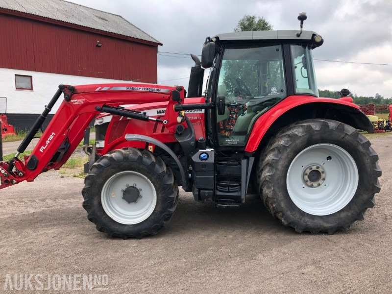 2018 Massey Ferguson MF6714S traktor - Elektronisk hydraulikk - Festejern/Sentral - Fjærende foraksel - Klimaanlegg - جرار: صورة 1 2018 Massey Ferguson MF6714S traktor - Elektronisk hydraulikk - Festejern/Sentral - Fjærende foraksel - Klimaanlegg - جرار: صورة 1
