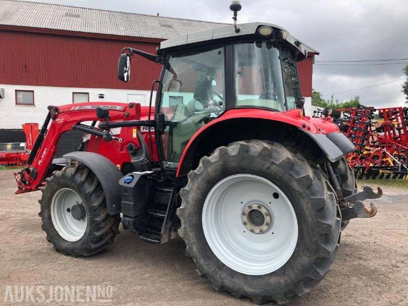 2018 Massey Ferguson MF6714S traktor - Elektronisk hydraulikk - Festejern/Sentral - Fjærende foraksel - Klimaanlegg - جرار: صورة 5 2018 Massey Ferguson MF6714S traktor - Elektronisk hydraulikk - Festejern/Sentral - Fjærende foraksel - Klimaanlegg - جرار: صورة 5