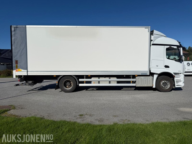 2018 Mercedes-Benz Actros SKAPBIL - SERVICEHISTORIKK 19 PALLER NY EU. - شاحنة صندوقية: صورة 4 2018 Mercedes-Benz Actros SKAPBIL - SERVICEHISTORIKK 19 PALLER NY EU. - شاحنة صندوقية: صورة 4