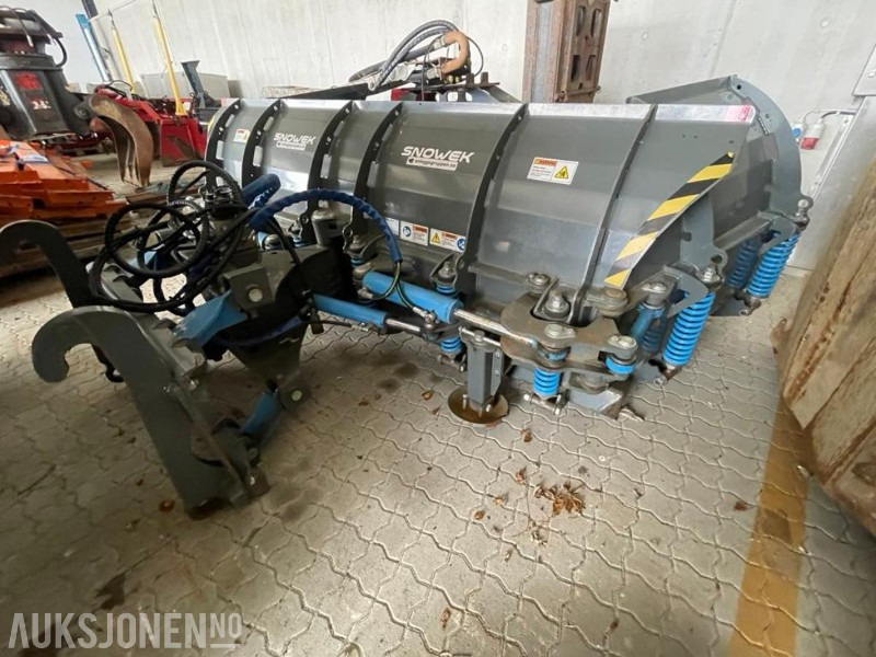 2018 SNOWEX U520 U-PLOG - Nytt i 2019, kun brukt vinteren 2019/2020 - Max. bredde er 5.20 meter - Min. bredde er 2.88 meter. - ملحق - آلات الإنشاء: صورة 1 2018 SNOWEX U520 U-PLOG - Nytt i 2019, kun brukt vinteren 2019/2020 - Max. bredde er 5.20 meter - Min. bredde er 2.88 meter. - ملحق - آلات الإنشاء: صورة 1