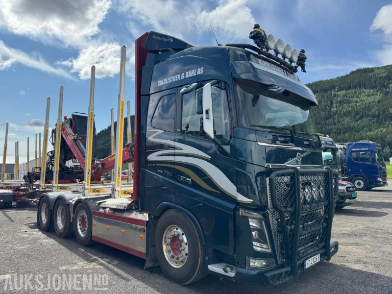 2018 Volvo FH16 8X4 komplett tømmerbil med kran og henger. - شاحنة قطع الأشجار, شاحنة كرين: صورة 4 2018 Volvo FH16 8X4 komplett tømmerbil med kran og henger. - شاحنة قطع الأشجار, شاحنة كرين: صورة 4