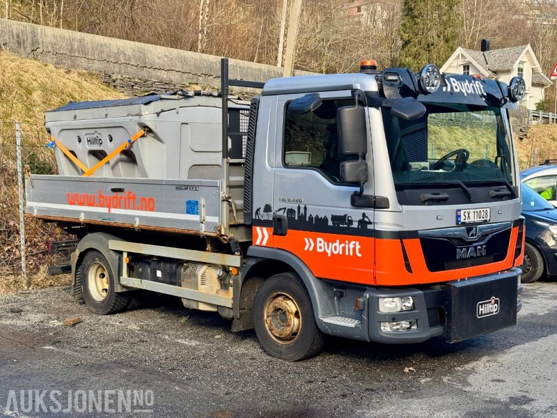2019 MAN TGL 8.220 - S/V Dekk - Brøyteskjær - Strøkasse - Baklem - Eu-godkjent til 12/25 - Km: 61546 - شاحنة قلاب: صورة 2 2019 MAN TGL 8.220 - S/V Dekk - Brøyteskjær - Strøkasse - Baklem - Eu-godkjent til 12/25 - Km: 61546 - شاحنة قلاب: صورة 2