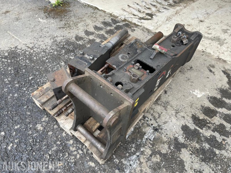 2020 CAT B8 Delehammer m/HK Feste - S50 - ملحق - آلات الإنشاء: صورة 1 2020 CAT B8 Delehammer m/HK Feste - S50 - ملحق - آلات الإنشاء: صورة 1