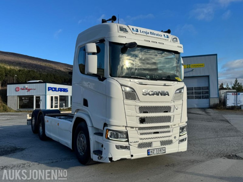 2020 Scania R580 CHASSIS, V8, EURO 6, SVING AKSEL 3, DIESELVARMER, - شاحنة بهيكل معدني للمقصورة: صورة 3 2020 Scania R580 CHASSIS, V8, EURO 6, SVING AKSEL 3, DIESELVARMER, - شاحنة بهيكل معدني للمقصورة: صورة 3