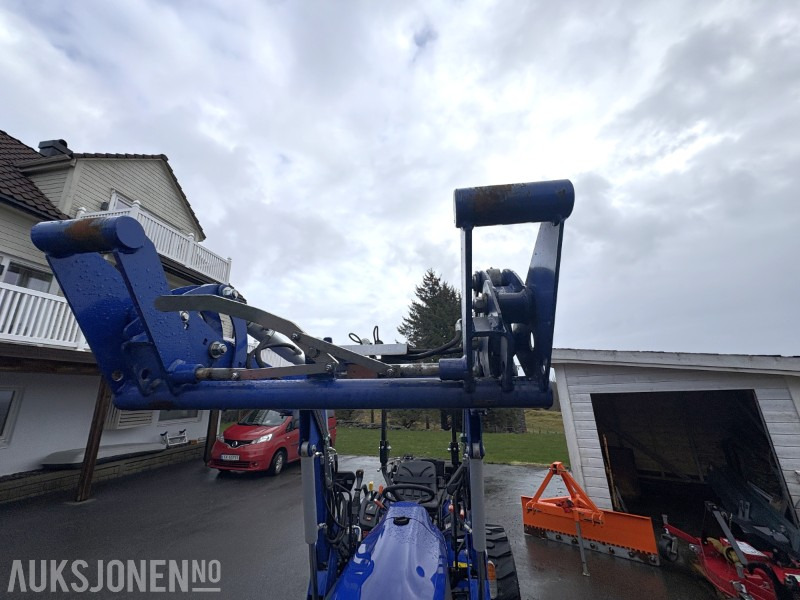 2021 Farmtrac 26H 4WD - KUN 98 timer! - mye tilbehør / ekstra utstyr| - جرار: صورة 5 2021 Farmtrac 26H 4WD - KUN 98 timer! - mye tilbehør / ekstra utstyr| - جرار: صورة 5