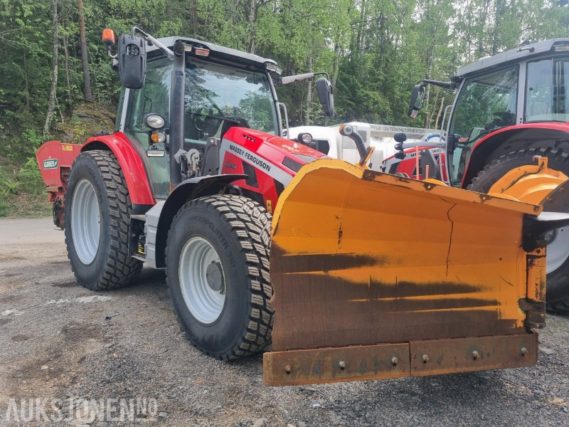 2022 Massey Ferguson 5S.145 traktor med Strøkasse og V-plog - جرار: صورة 3 2022 Massey Ferguson 5S.145 traktor med Strøkasse og V-plog - جرار: صورة 3