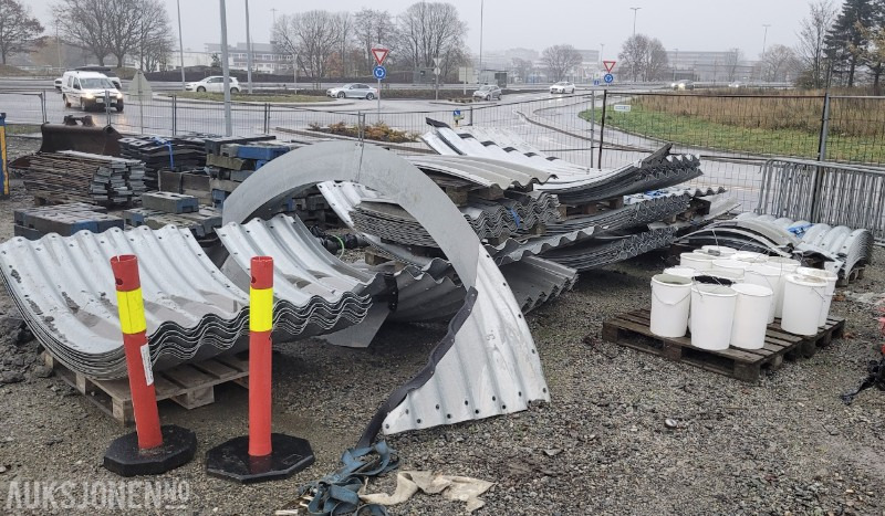 2023 Kulvert/gangtunnel undergang for kryssing av vei eller jernbane - Ligger nå demontert. - معدات الانشاءات: صورة 4 2023 Kulvert/gangtunnel undergang for kryssing av vei eller jernbane - Ligger nå demontert. - معدات الانشاءات: صورة 4