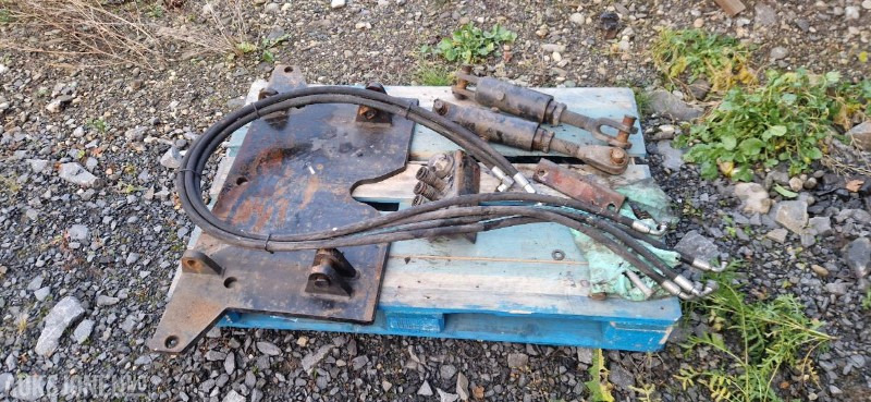 Brøyteplate fra Deutz med fester og slanger - آلات زراعية: صورة 1 Brøyteplate fra Deutz med fester og slanger - آلات زراعية: صورة 1