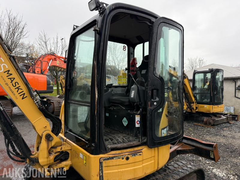Cat 303.5E - Minigraver - SMP hurtigfeste S40 - SMP graveskuff + smalskuff - 7204 timer - حفار صغير: صورة 2 Cat 303.5E - Minigraver - SMP hurtigfeste S40 - SMP graveskuff + smalskuff - 7204 timer - حفار صغير: صورة 2
