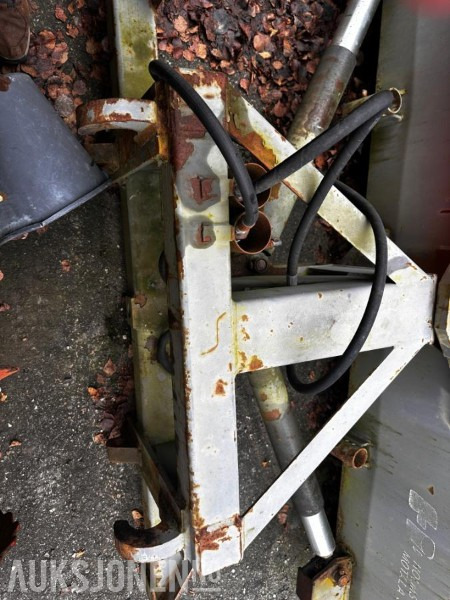 Holms TKH-80-240 brøyteskjær - ملحق - آلات الإنشاء: صورة 4 Holms TKH-80-240 brøyteskjær - ملحق - آلات الإنشاء: صورة 4