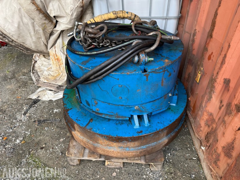 Hydraulisk magnet - Diameter på plate 125 cm - معدات الانشاءات: صورة 2 Hydraulisk magnet - Diameter på plate 125 cm - معدات الانشاءات: صورة 2
