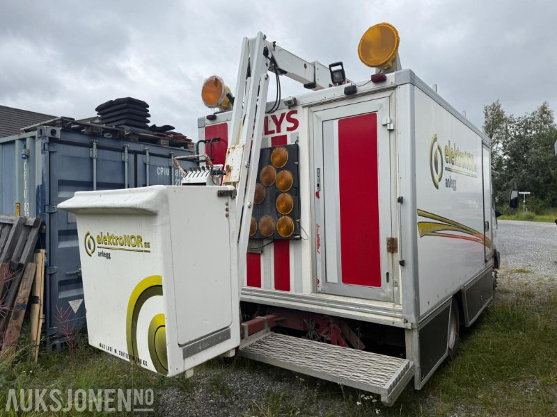 Iveco EuroCargo liftbil med kurv - 179 571 km - Webasto - Arbeidslys - سيارة خدمات/ سيارة خاصة: صورة 4 Iveco EuroCargo liftbil med kurv - 179 571 km - Webasto - Arbeidslys - سيارة خدمات/ سيارة خاصة: صورة 4