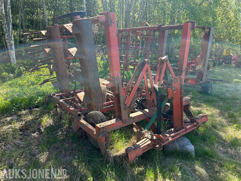 Kverneland Harv 4 meter - آلات زراعية: صورة 3 Kverneland Harv 4 meter - آلات زراعية: صورة 3