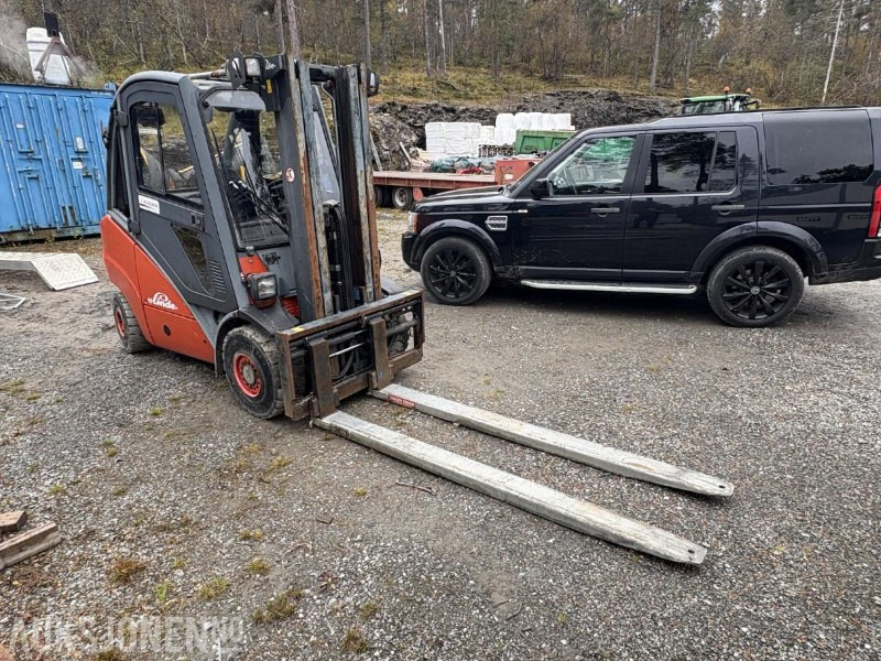 Linde truck H 35 D motvektstruck - معدات المناولة: صورة 2 Linde truck H 35 D motvektstruck - معدات المناولة: صورة 2