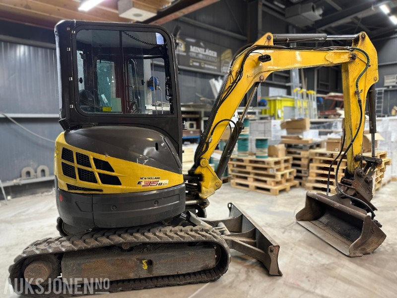 New Holland E35B SR – 2015 – 2184 timer – Nytt beltesett – 2 skuffer, - حفار صغير: صورة 4 New Holland E35B SR – 2015 – 2184 timer – Nytt beltesett – 2 skuffer, - حفار صغير: صورة 4