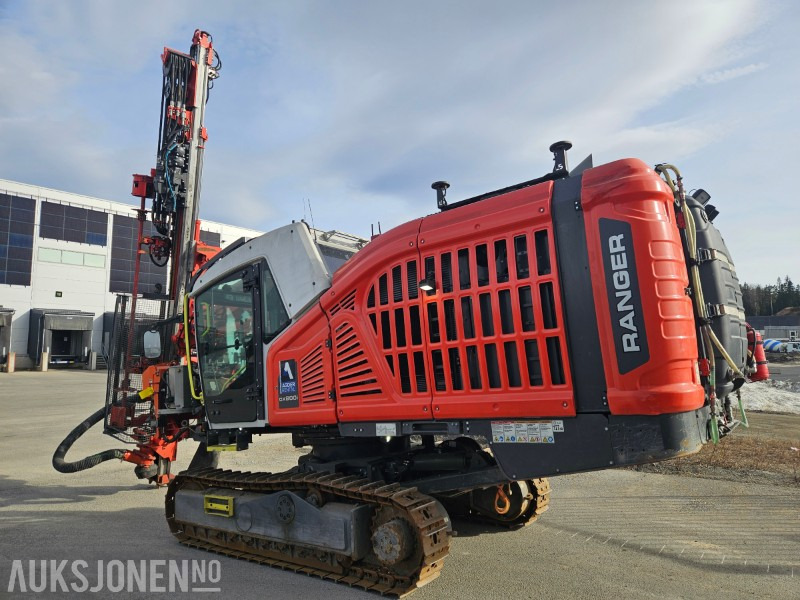Sandvik DX800I - معدات حفر: صورة 3 Sandvik DX800I - معدات حفر: صورة 3