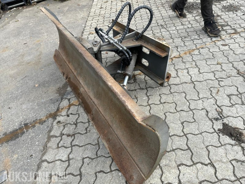 Snøskjær til liten hjullaster Lille BM (Volvo L-30 feste) - كاسحة ثلوج: صورة 1 Snøskjær til liten hjullaster Lille BM (Volvo L-30 feste) - كاسحة ثلوج: صورة 1