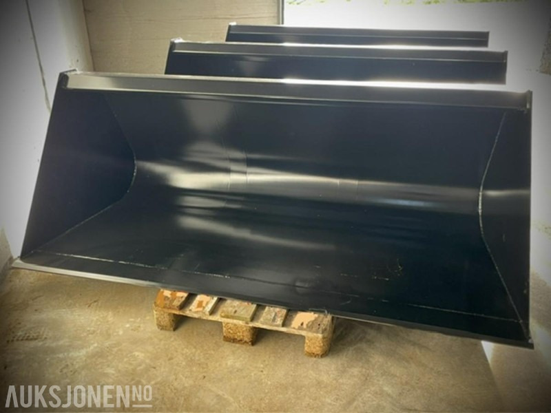 TRAKTORSKUFF 240 CM MED TRIMA/SMS FESTE - آلات زراعية: صورة 1 TRAKTORSKUFF 240 CM MED TRIMA/SMS FESTE - آلات زراعية: صورة 1