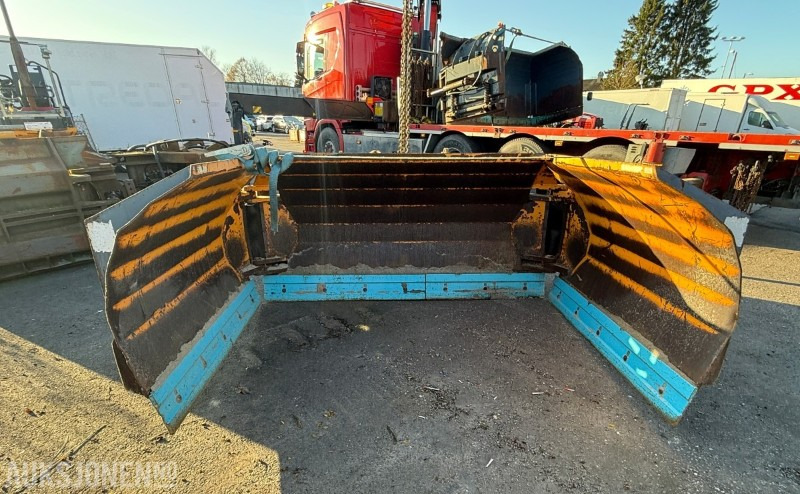 Tellefsdal 5200 U-plog / Snøplog - آلات زراعية: صورة 1 Tellefsdal 5200 U-plog / Snøplog - آلات زراعية: صورة 1