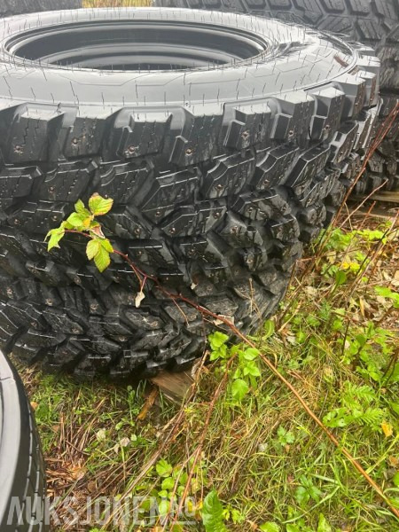 Vinter hjulsett Hakkapelitta tri 540/80R38 og 440/80R28 - آلات زراعية: صورة 1 Vinter hjulsett Hakkapelitta tri 540/80R38 og 440/80R28 - آلات زراعية: صورة 1