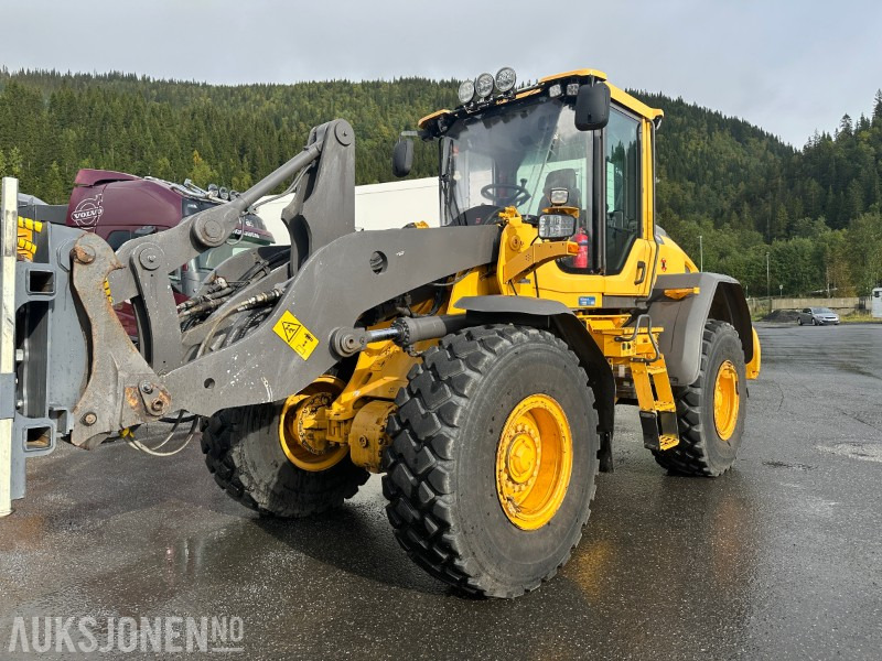 Volvo L90H HJULLASTER MED MYE UTSTYR - 7247 TIMER - اللودر بعجل: صورة 2 Volvo L90H HJULLASTER MED MYE UTSTYR - 7247 TIMER - اللودر بعجل: صورة 2