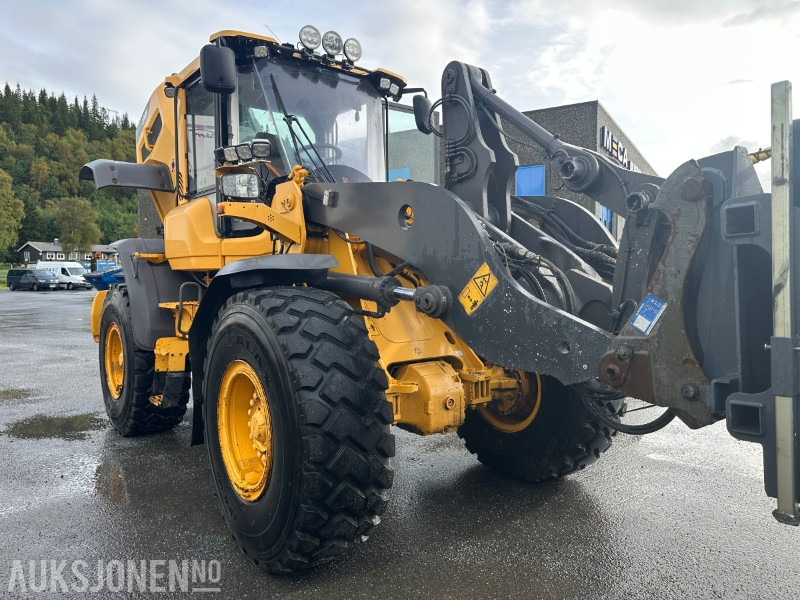 Volvo L90H HJULLASTER MED MYE UTSTYR - 7247 TIMER - اللودر بعجل: صورة 5 Volvo L90H HJULLASTER MED MYE UTSTYR - 7247 TIMER - اللودر بعجل: صورة 5