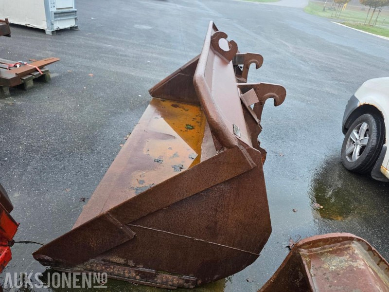 Frontlaster-skuffe 2,75 kubikk - آلات زراعية: صورة 2 Frontlaster-skuffe 2,75 kubikk - آلات زراعية: صورة 2