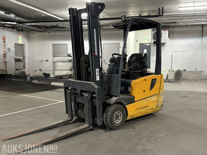 Jungheinrich efg 216k elektrisk truck, 48v, lader og gafler inkludert - معدات المناولة: صورة 1 Jungheinrich efg 216k elektrisk truck, 48v, lader og gafler inkludert - معدات المناولة: صورة 1