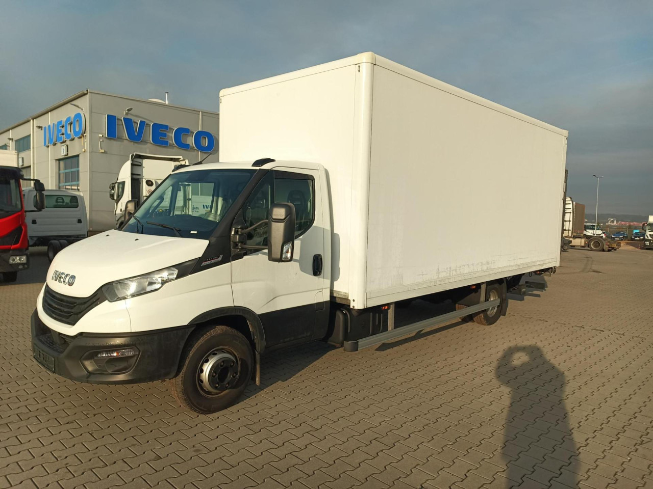 IVECO Daily 70C18A8/P - شاحنة بصندوق مغلق: صورة 1 IVECO Daily 70C18A8/P - شاحنة بصندوق مغلق: صورة 1