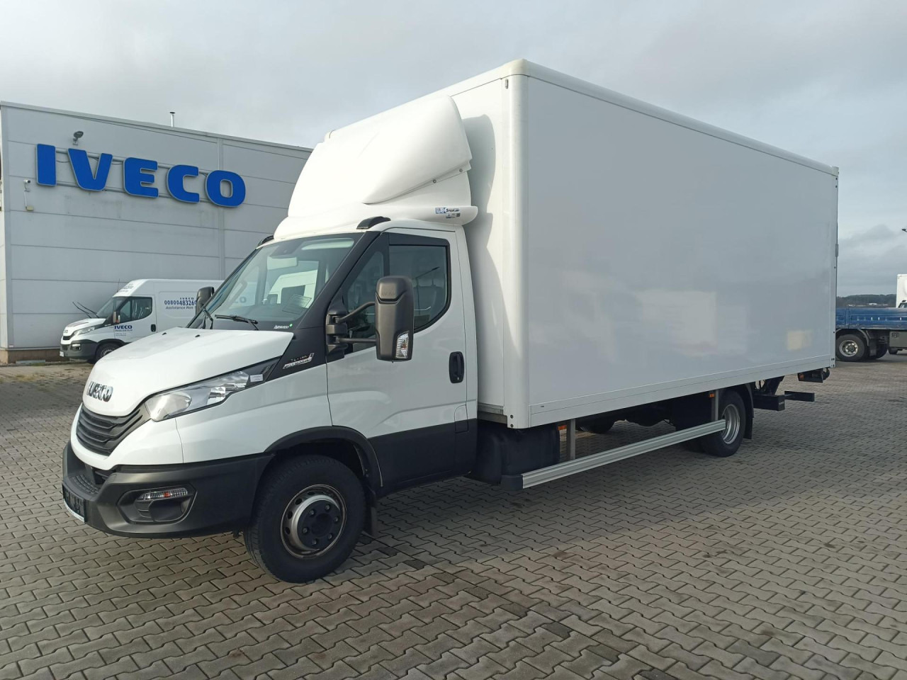 IVECO Daily 70C18A8/P - شاحنة بصندوق مغلق: صورة 1 IVECO Daily 70C18A8/P - شاحنة بصندوق مغلق: صورة 1