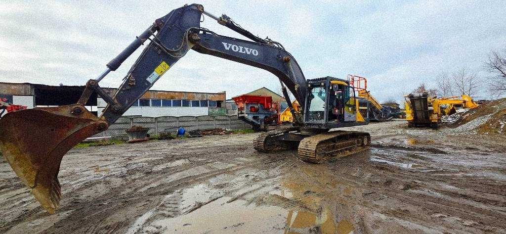 Volvo EC 300 EL - حفار زاحف: صورة 1 Volvo EC 300 EL - حفار زاحف: صورة 1
