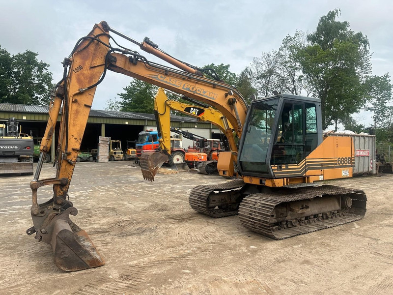 Case 688 B 16 ton - حفار زاحف: صورة 1 Case 688 B 16 ton - حفار زاحف: صورة 1