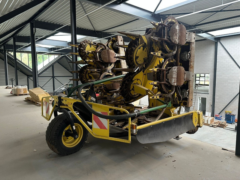 Kemper 390 CORN HEADER | 12 ROW | FRONT WHEEL - حصادة الأعلاف: صورة 1 Kemper 390 CORN HEADER | 12 ROW | FRONT WHEEL - حصادة الأعلاف: صورة 1
