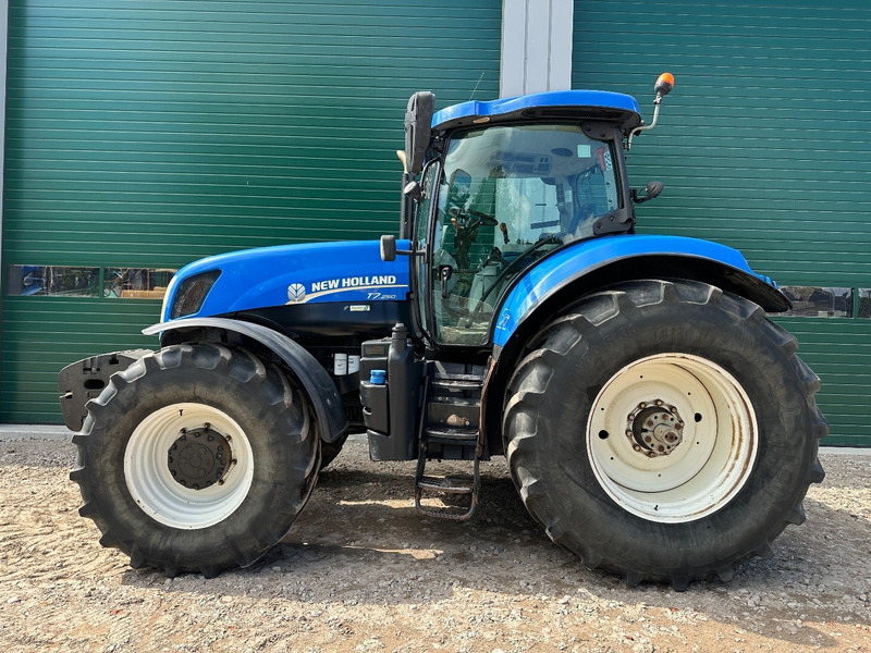New Holland T7.250 Power Command - جرار: صورة 3 New Holland T7.250 Power Command - جرار: صورة 3