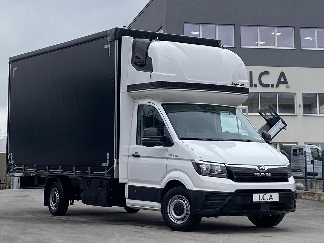 شاحنة مغلقة بستائر جانبية للبيع  MAN TGE 3.180 L4 2.0 TDI | PRITSCHE PLANE + SCHLAFKABINE: صورة 7