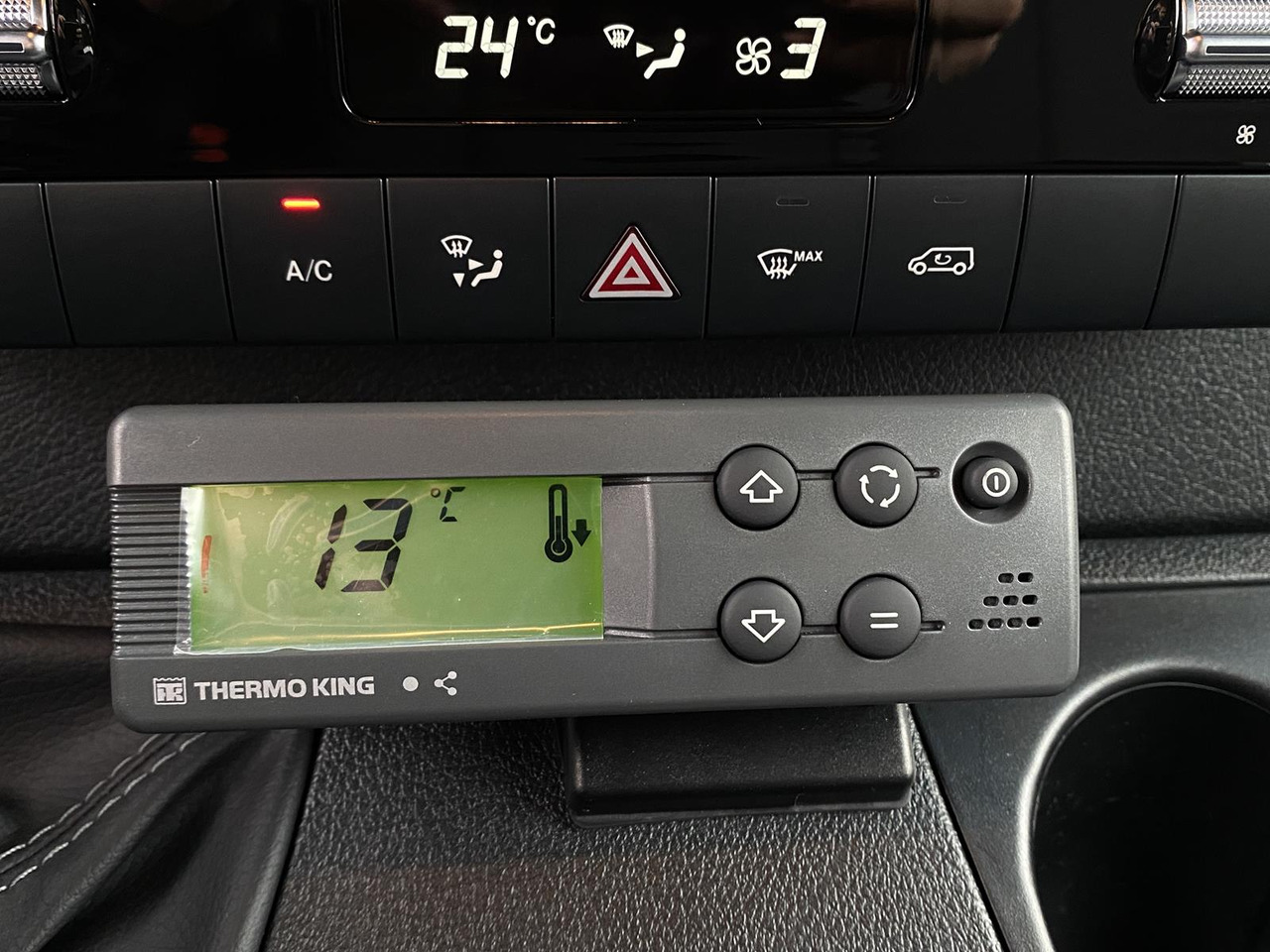 شاحنة توصيل مبردة للبيع  MERCEDES-BENZ SPRINTER 317 CDI L4H3 170PS AUTOMATIK FRISCHDIENST + KONVEKTA FK 3022 12-220V: صورة 14 شاحنة توصيل مبردة للبيع  MERCEDES-BENZ SPRINTER 317 CDI L4H3 170PS AUTOMATIK FRISCHDIENST + KONVEKTA FK 3022 12-220V: صورة 14